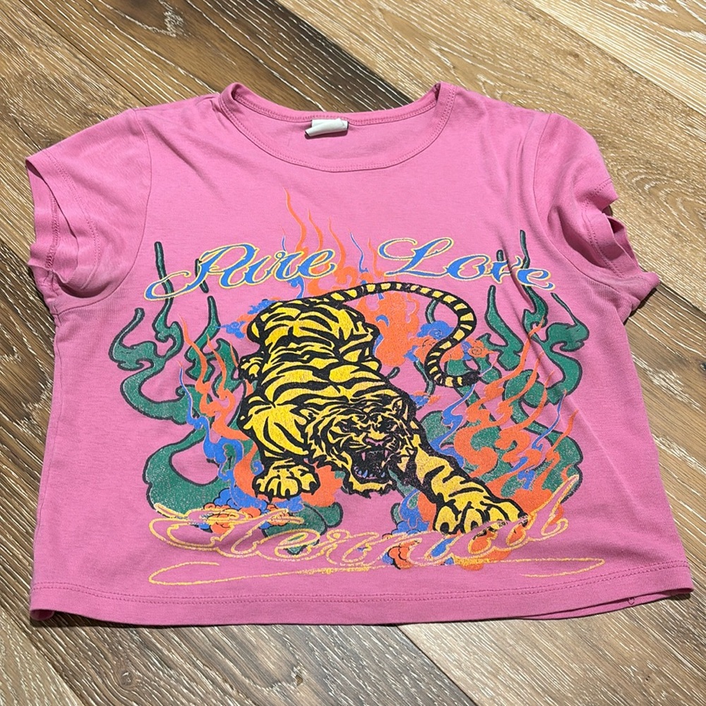 Urban Outfitters trend shirt